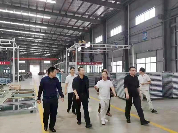 程永东调研巅峰国际官网科技_副本.jpg 程永东调研巅峰国际官网科技_副本.jpg